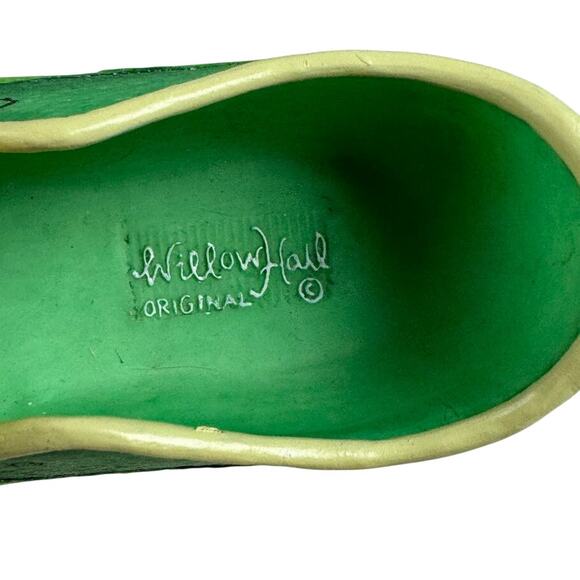 Willow Hall Shoo Shoo Figurine Croak Croak Frog with Hat & Bow Tie Design No. 10 - Picture 6 of 7